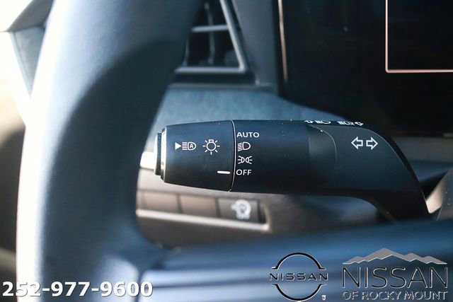 Used 2025 Nissan Kicks SV w/ Charging Package image 22