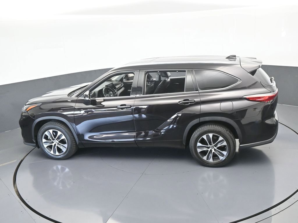 Used 2021 Toyota Highlander XLE image 47