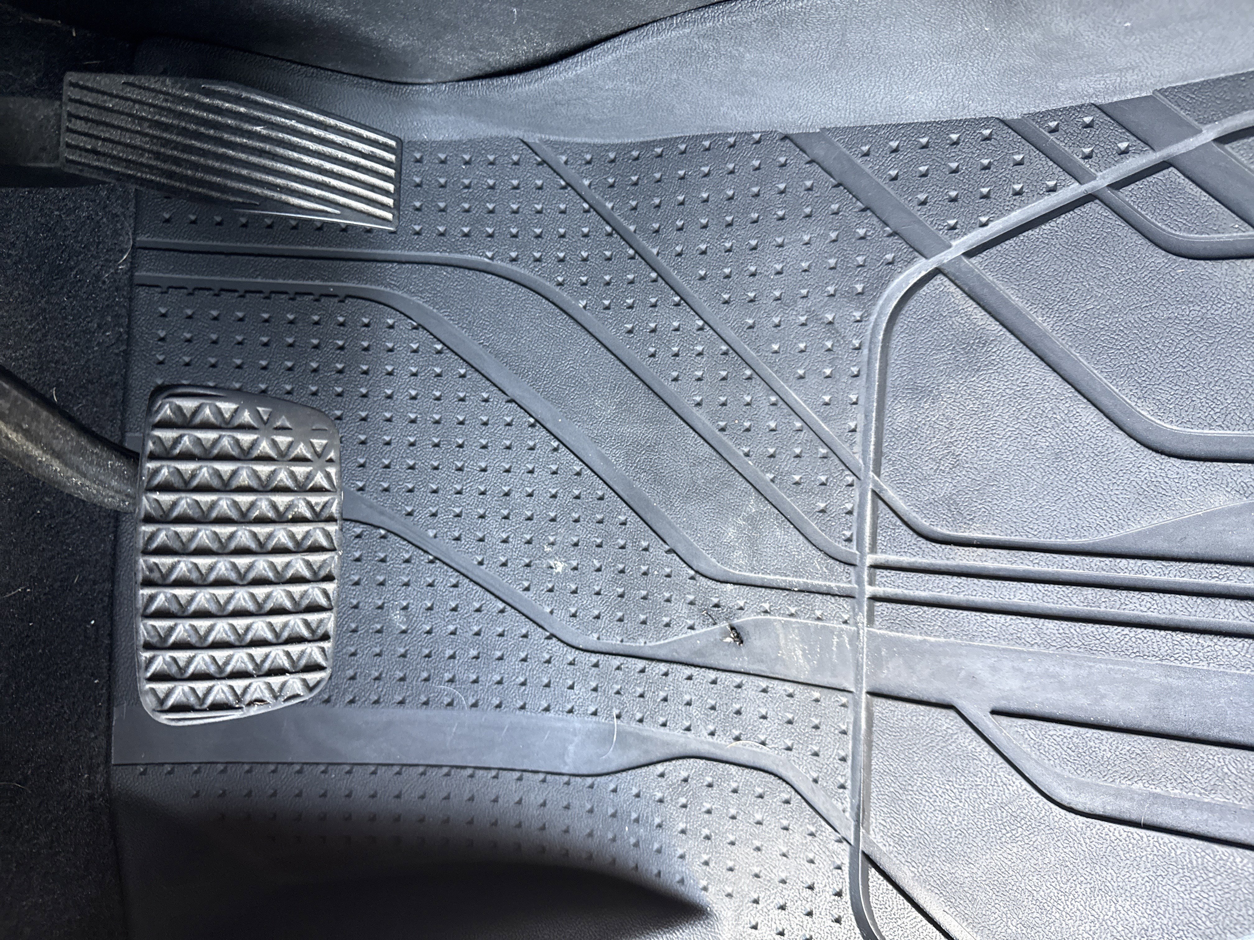 Used 2020 Chevrolet Equinox Premier FWD image 17