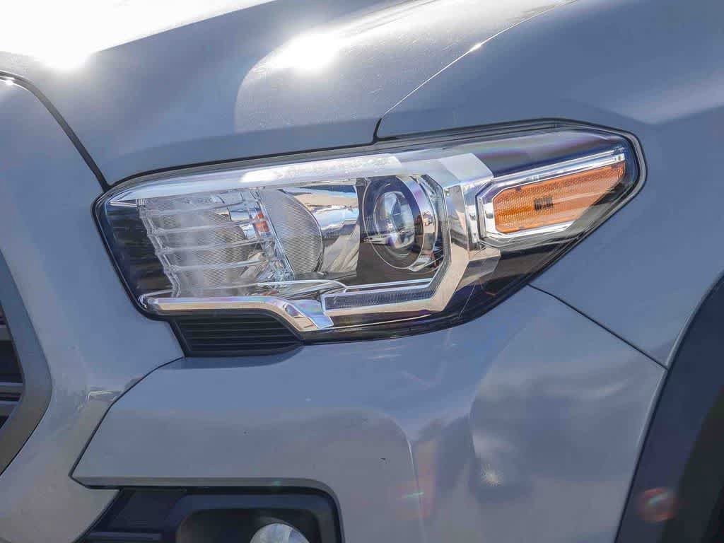 Used 2020 Toyota Tacoma TRD Off-Road w/ Technology Package image 8