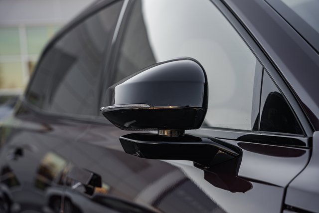 New 2025 Volvo EX90 Ultra w/ Protection Package Premier image 12