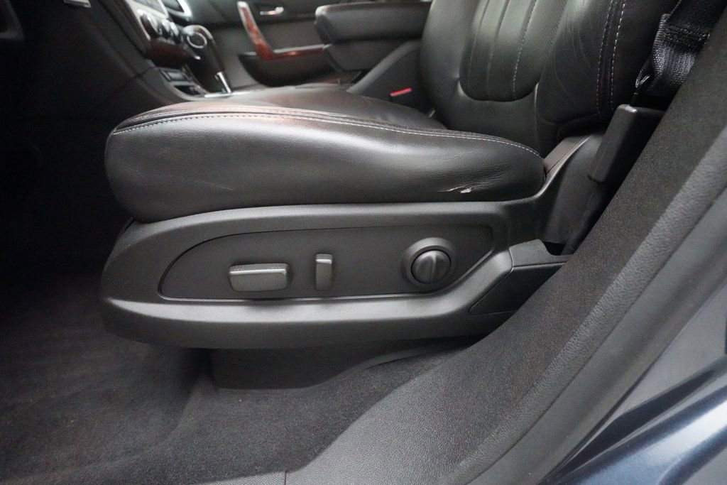 Used 2013 Chevrolet Traverse LTZ image 30