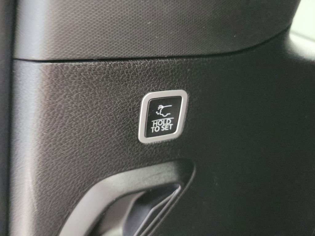 Used 2023 Jeep Wagoneer 4WD image 22