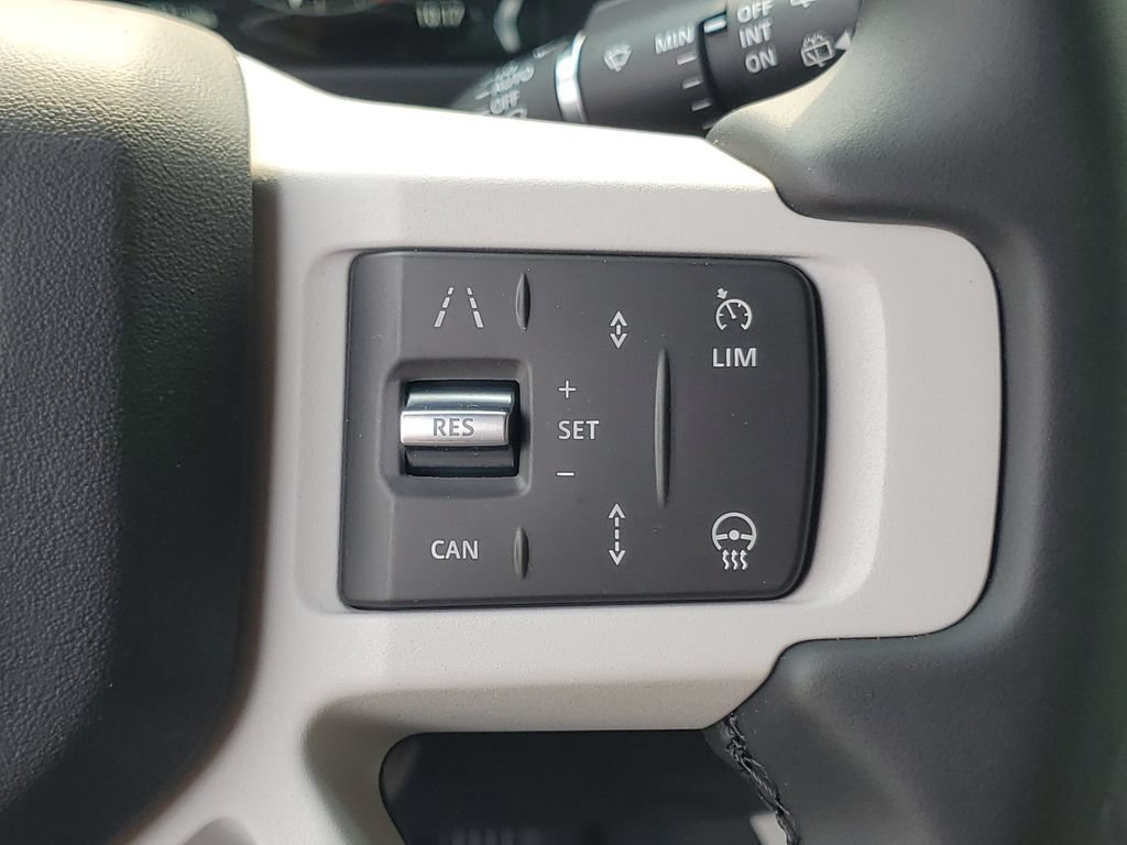 New 2026 Land Rover Defender 130 X-Dynamic SE AWD/4WD image 18