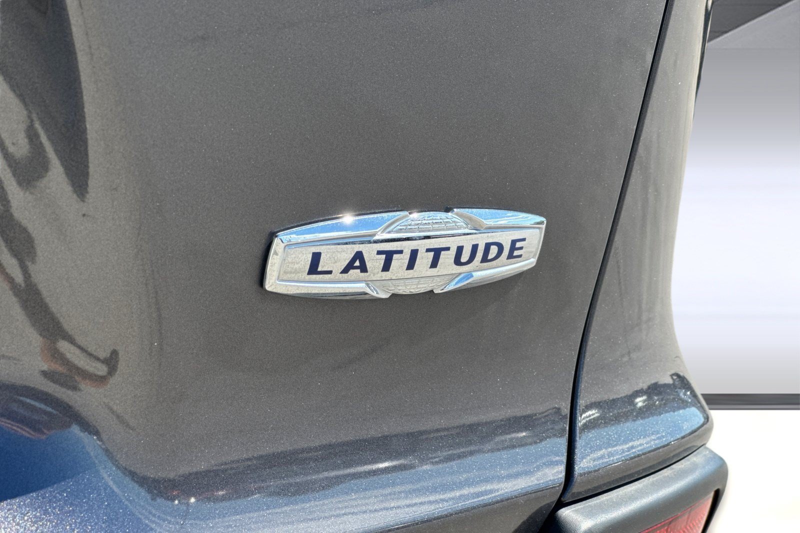 Used 2019 Jeep Cherokee Latitude Plus AWD/4WD image 29