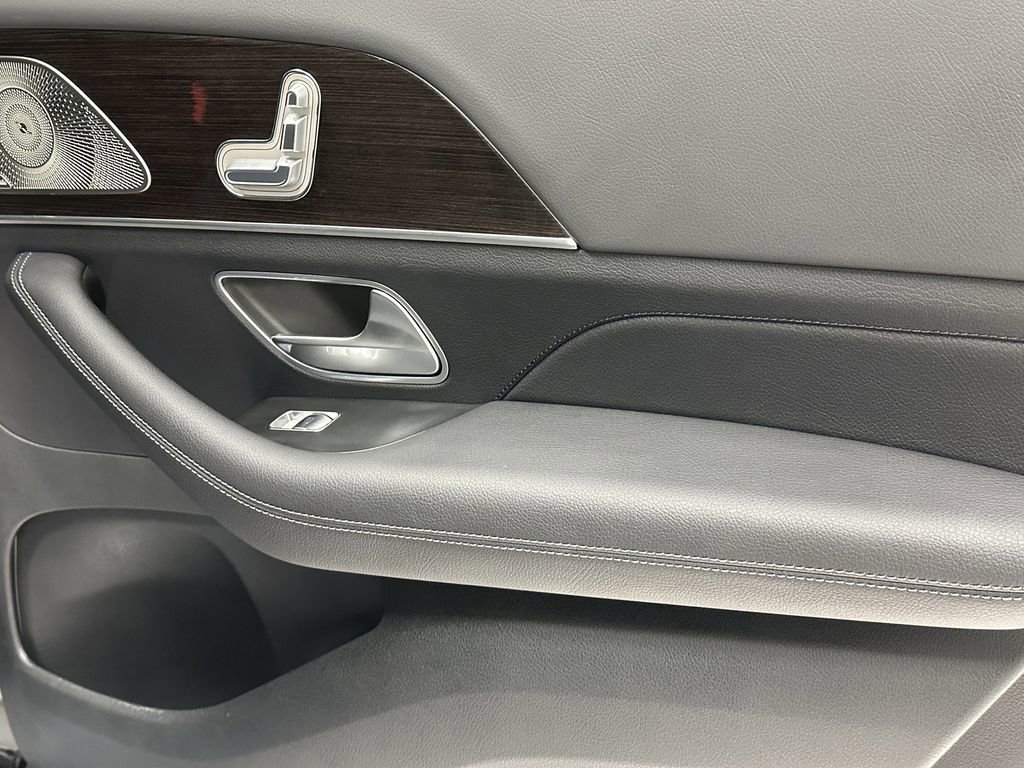 Certified 2025 Mercedes-Benz GLS 450 4MATIC image 20