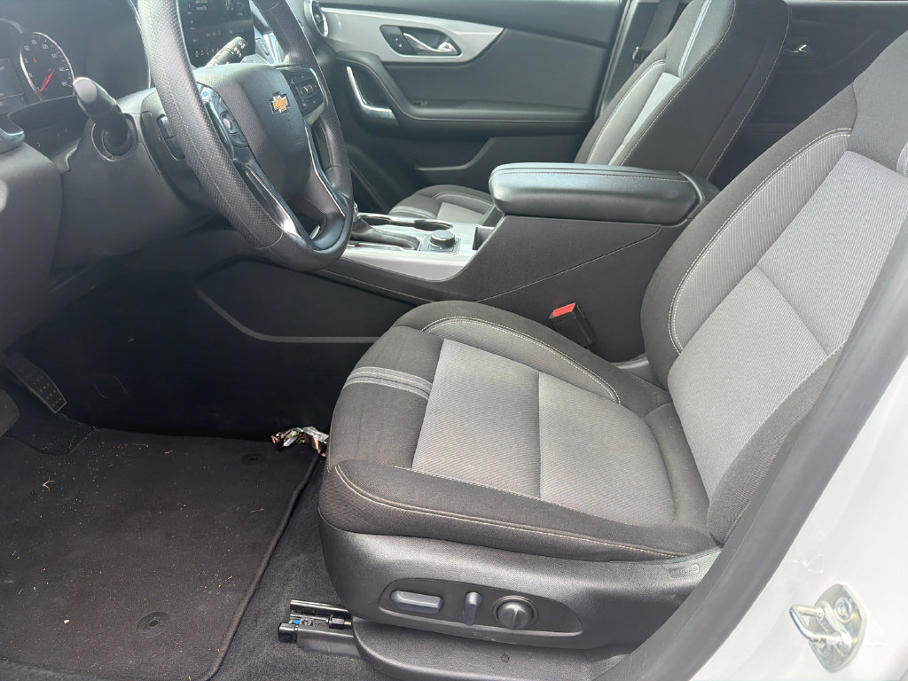 Used 2025 Chevrolet Blazer LT FWD image 17