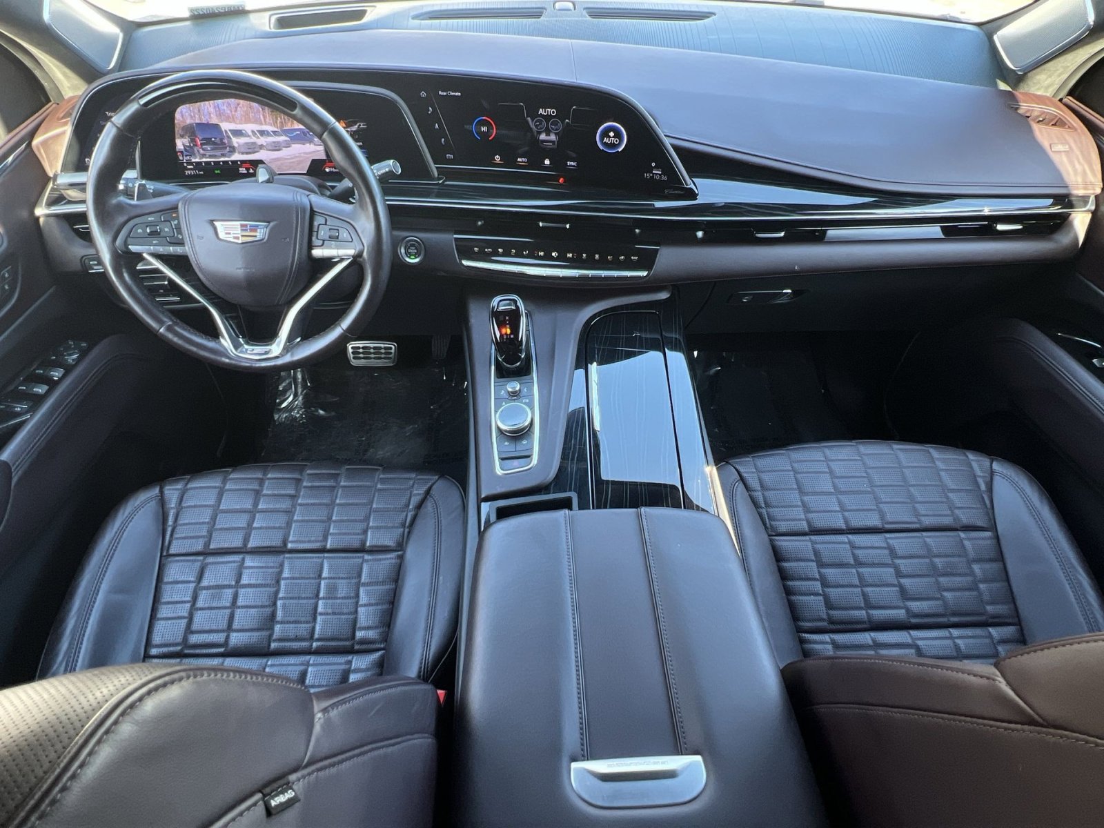 Used 2024 Cadillac Escalade ESV V w/ Heavy-Duty Trailer Package image 21