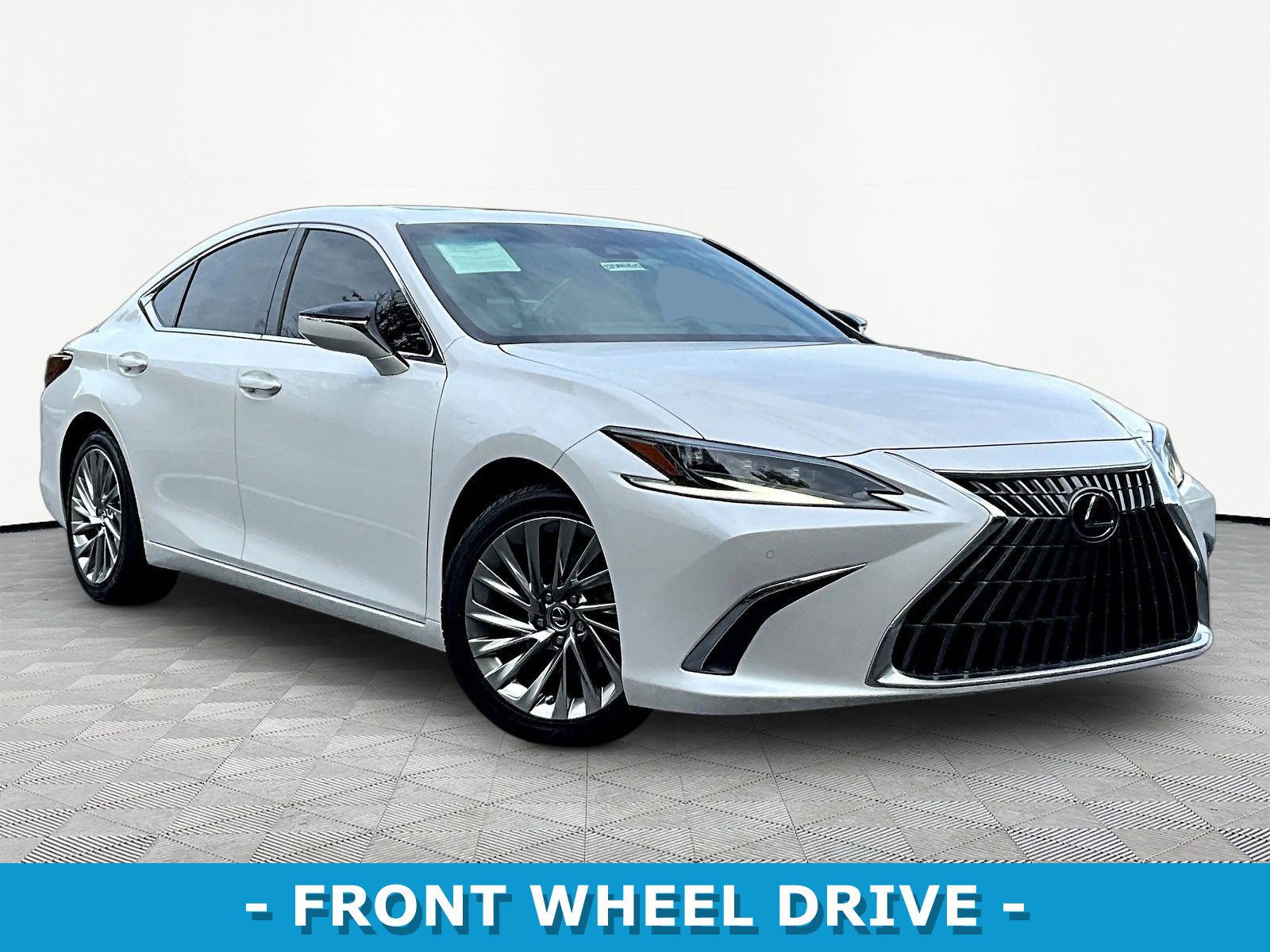 Used 2023 Lexus ES 300h w/ Accessory Package (Z2) FWD image 3