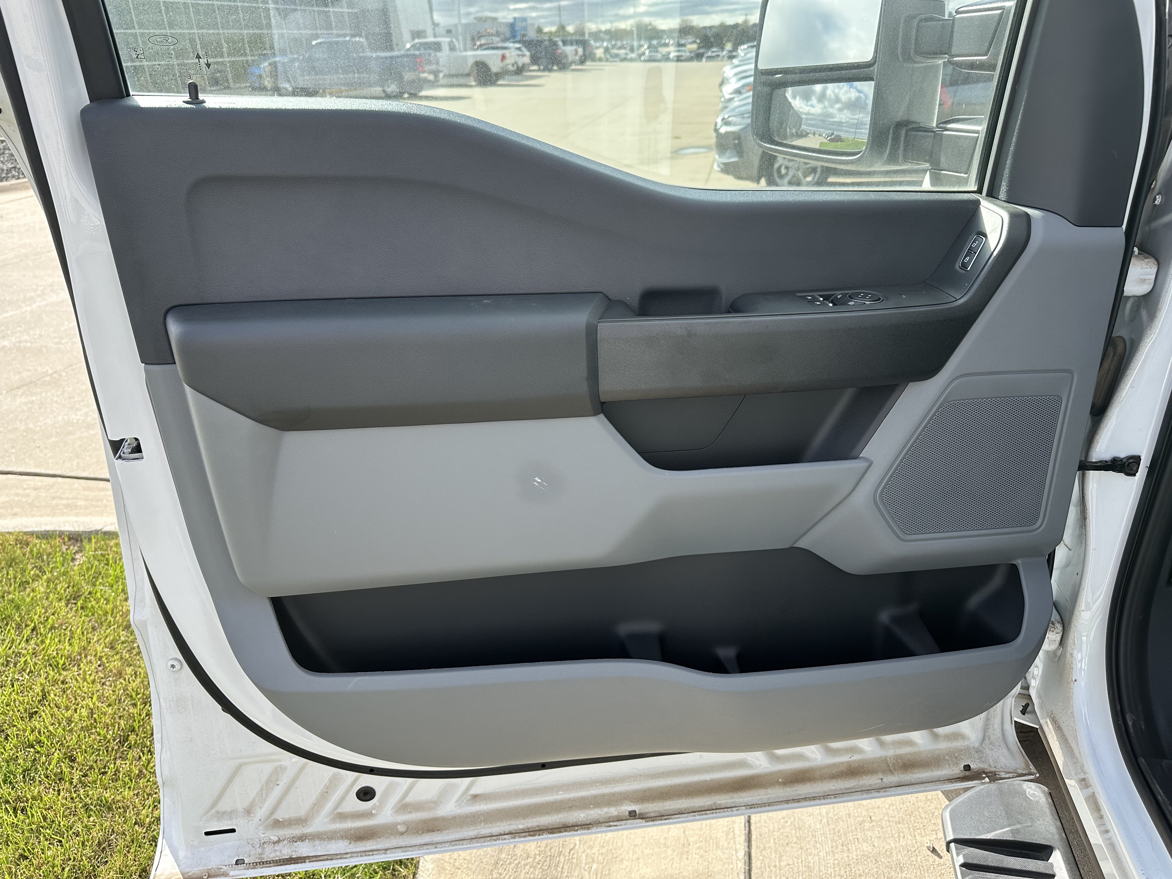 New 2024 Ford F350 XL w/ XL Chrome Package AWD/4WD image 8