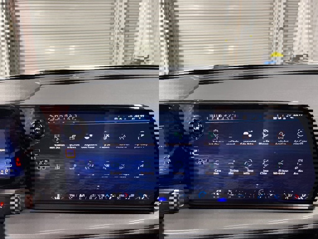 New 2026 Chevrolet Traverse LT w/ Sun and Wheel Package image 33