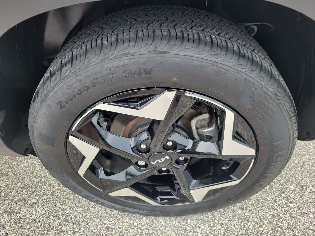 Used 2024 Kia Seltos EX AWD/4WD image 6