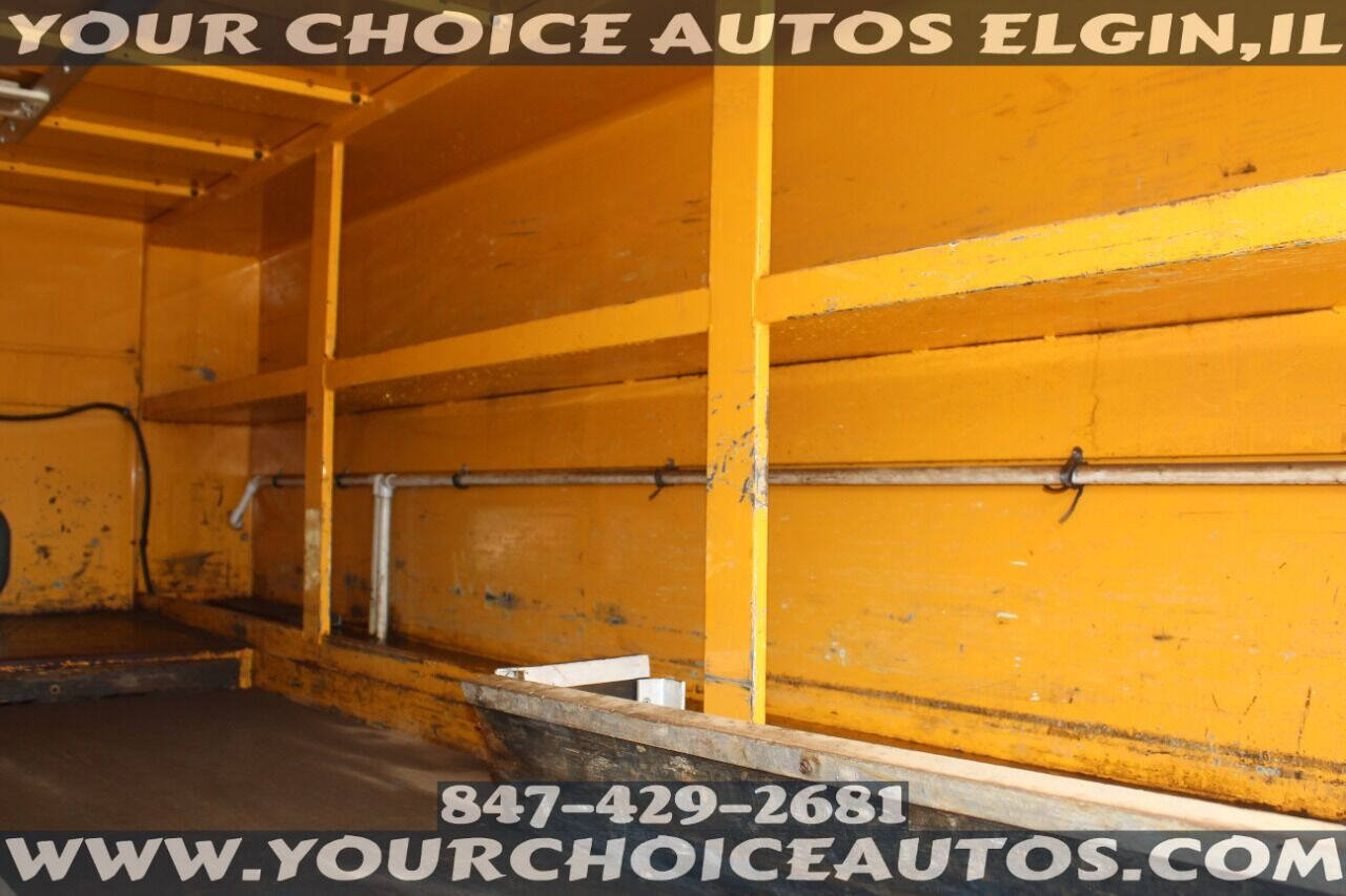 Used 2009 Ford F550 2WD Regular Cab Super Duty image 16