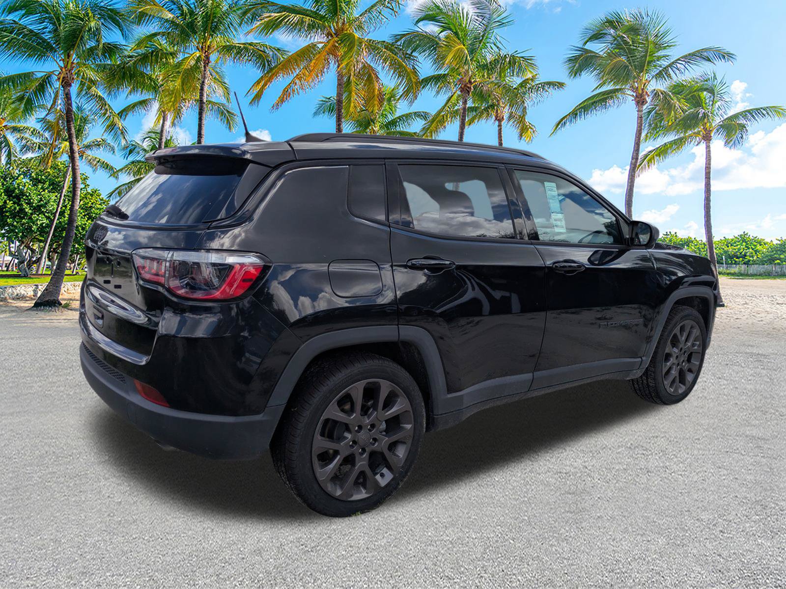 Used 2021 Jeep Compass Latitude FWD image 4