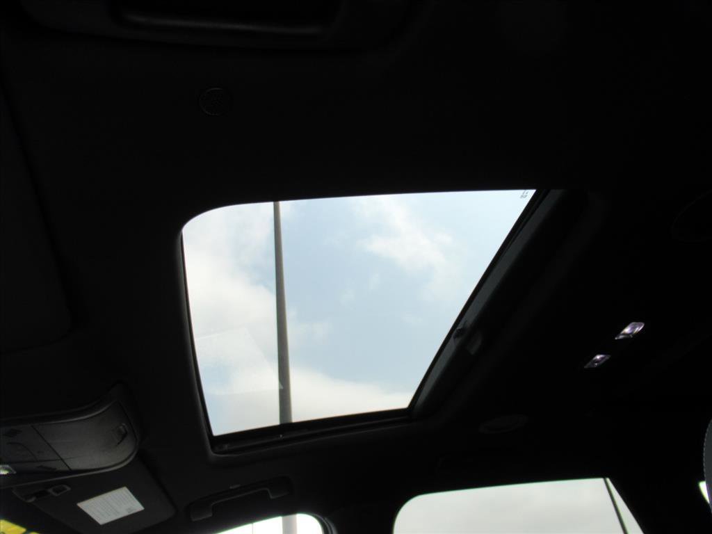 Used 2023 Buick Enclave Essence w/ Experience Buick Package image 20