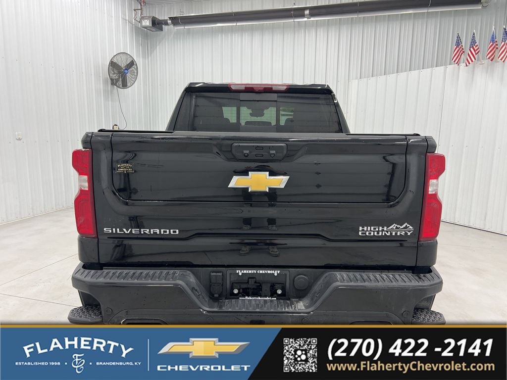 Used 2025 Chevrolet Silverado 1500 High Country AWD/4WD image 4