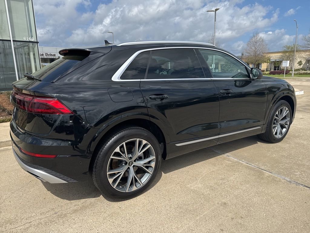 Used 2025 Audi Q8 Premium w/ Convenience Package image 2