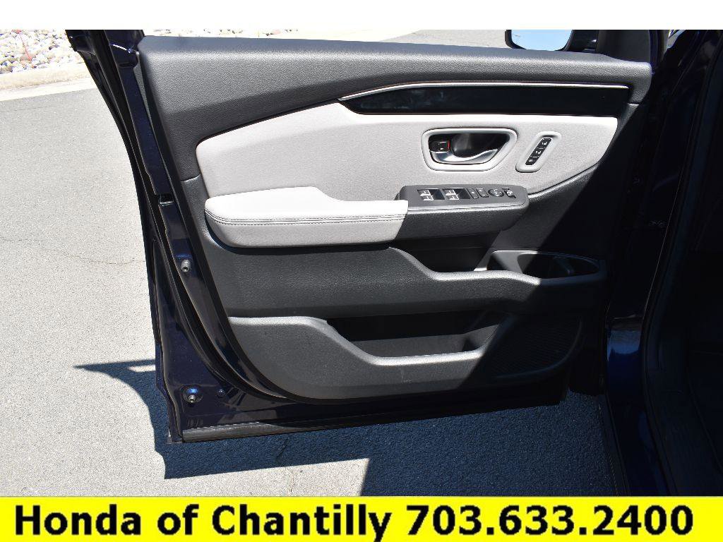 Used 2025 Honda Pilot Touring image 25