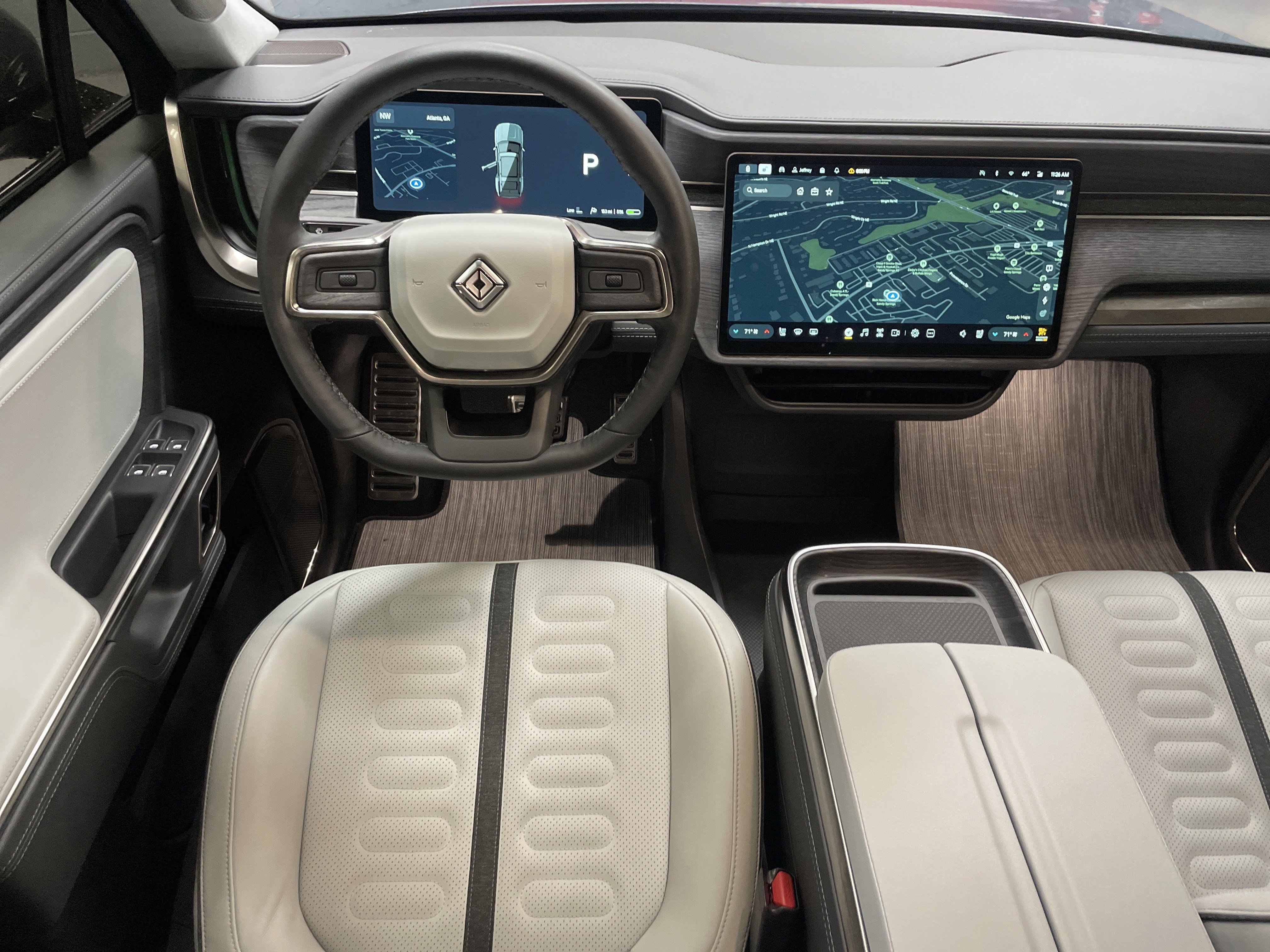 Used 2024 Rivian R1S Adventure image 30