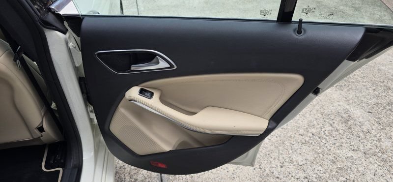 Used 2018 Mercedes-Benz CLA 250 4MATIC image 36