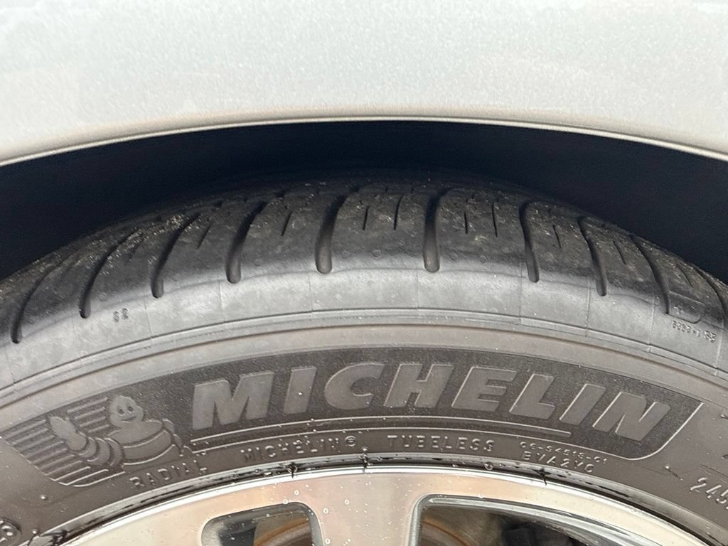 Used 2014 Mercedes-Benz E 250 BlueTEC Sedan image 38