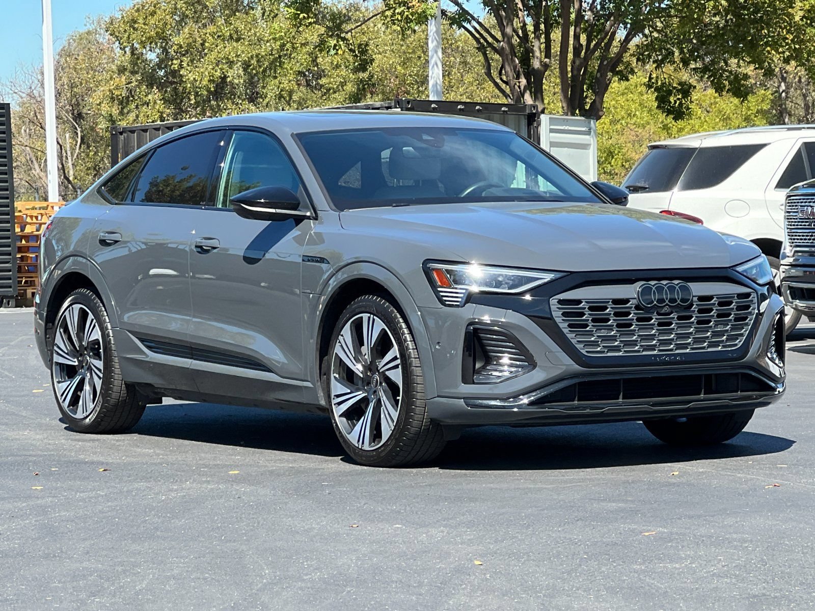 Used 2024 Audi Q8 e-tron Prestige AWD/4WD image 8