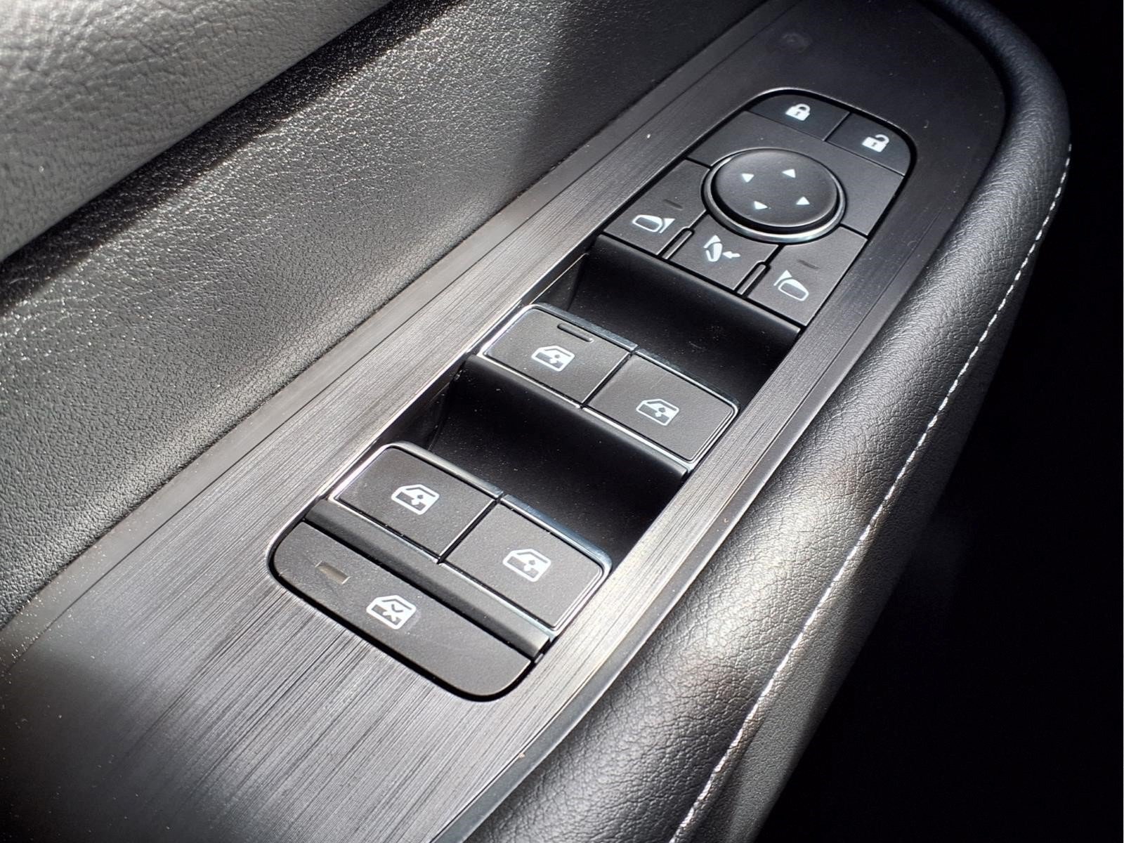 New 2026 Nissan Armada SL w/ Captain's Chari Seat Package AWD/4WD image 16