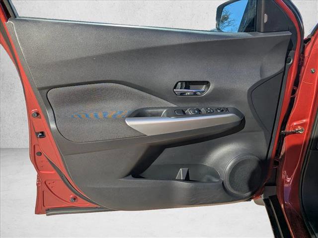 Used 2020 Nissan Kicks SV image 11