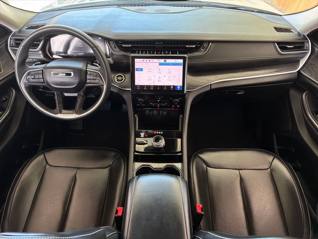 Used 2023 Jeep Grand Cherokee L Limited AWD/4WD image 24