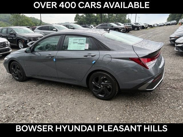 New 2026 Hyundai Elantra SEL Sport FWD image 3