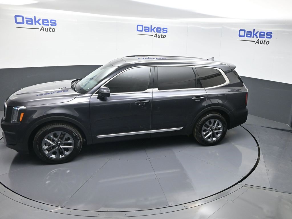 Certified 2025 Kia Telluride EX image 56