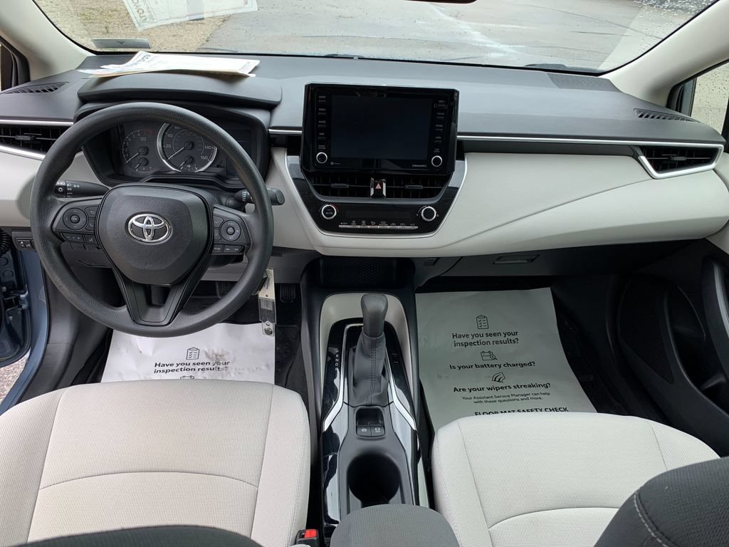 Used 2022 Toyota Corolla LE FWD image 16