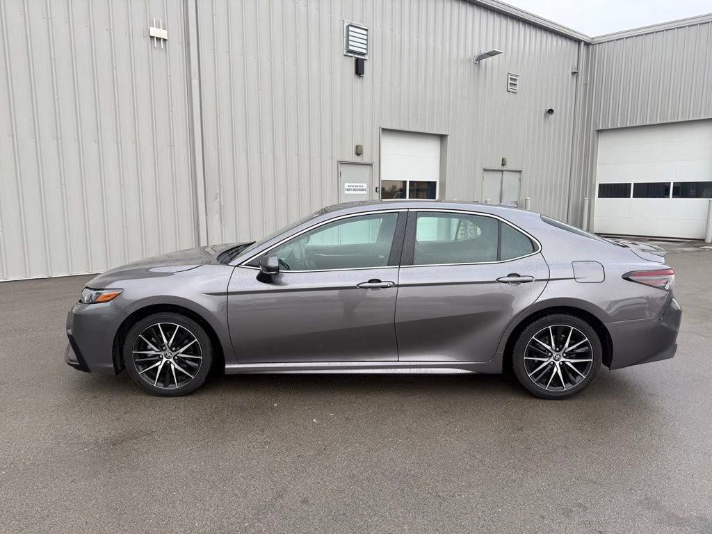 Used 2024 Toyota Camry SE image 22