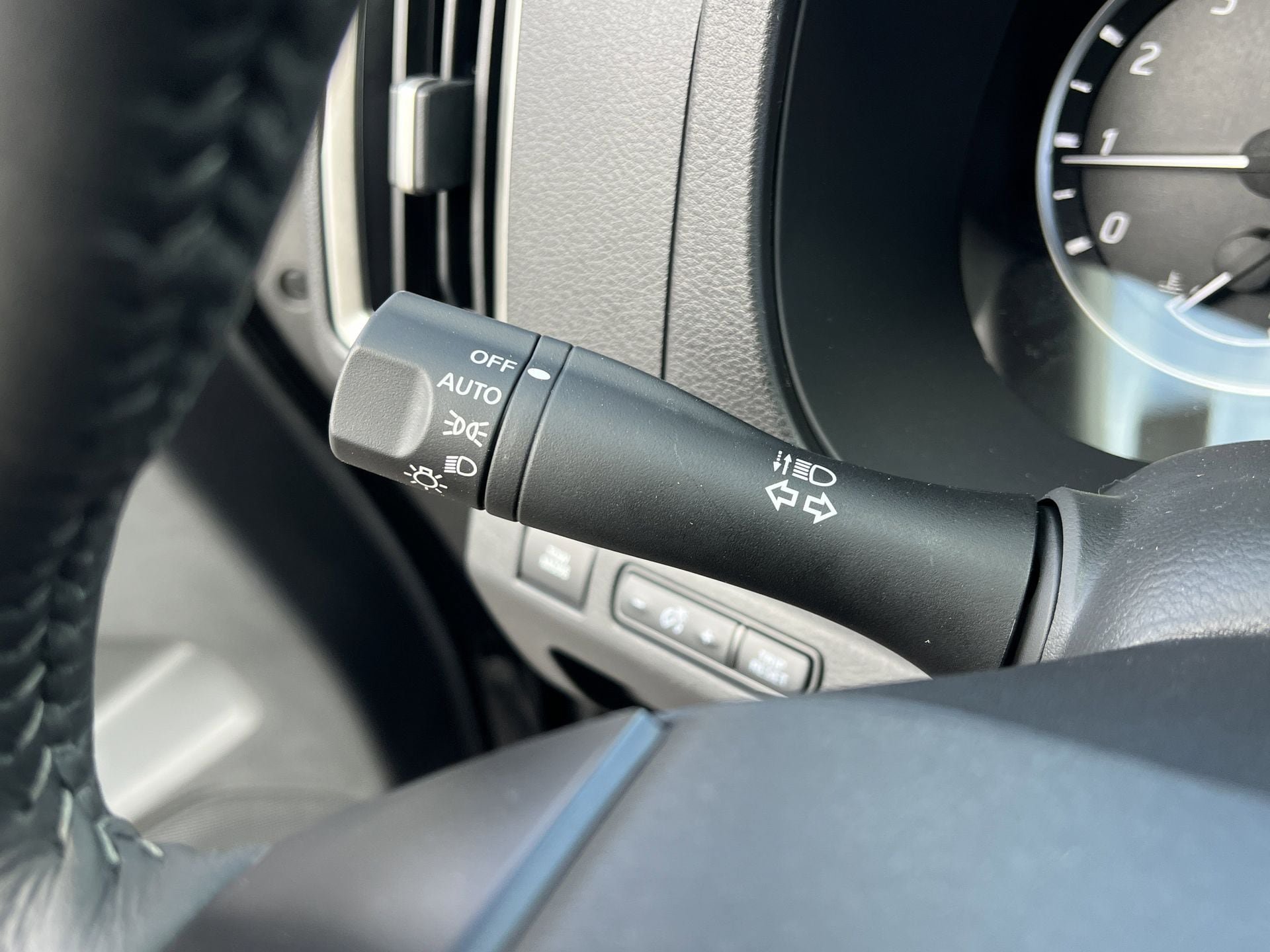 New 2026 Nissan Frontier SV w/ SV Convenience Package RWD image 10