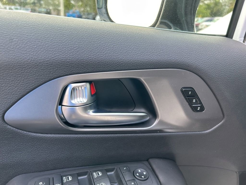 New 2026 Chrysler Pacifica Select image 38