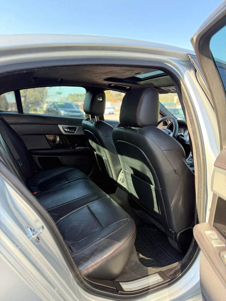 Used 2015 Jaguar XF Sport image 10