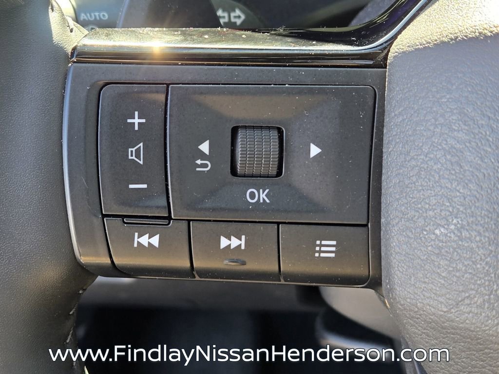 Used 2025 Nissan Rogue SL w/ Tech Package image 29