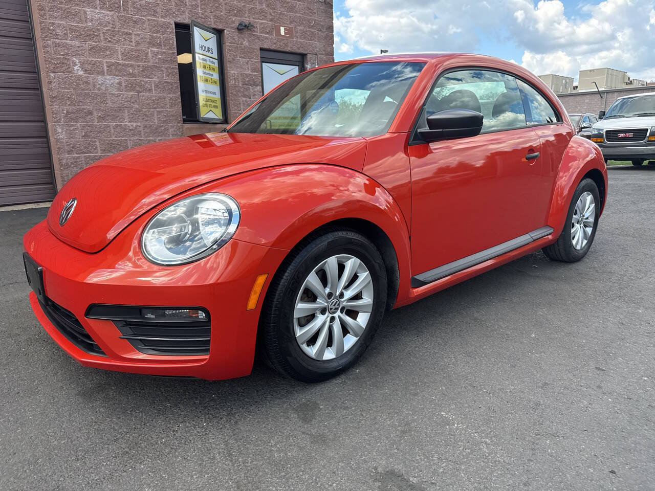 Used 2017 Volkswagen Beetle 1.8T Classic FWD image 4