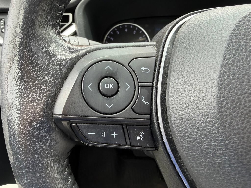 Used 2021 Toyota RAV4 XLE Premium AWD/4WD image 15