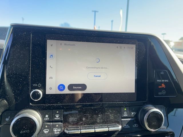 Used 2023 Toyota Highlander XLE image 24