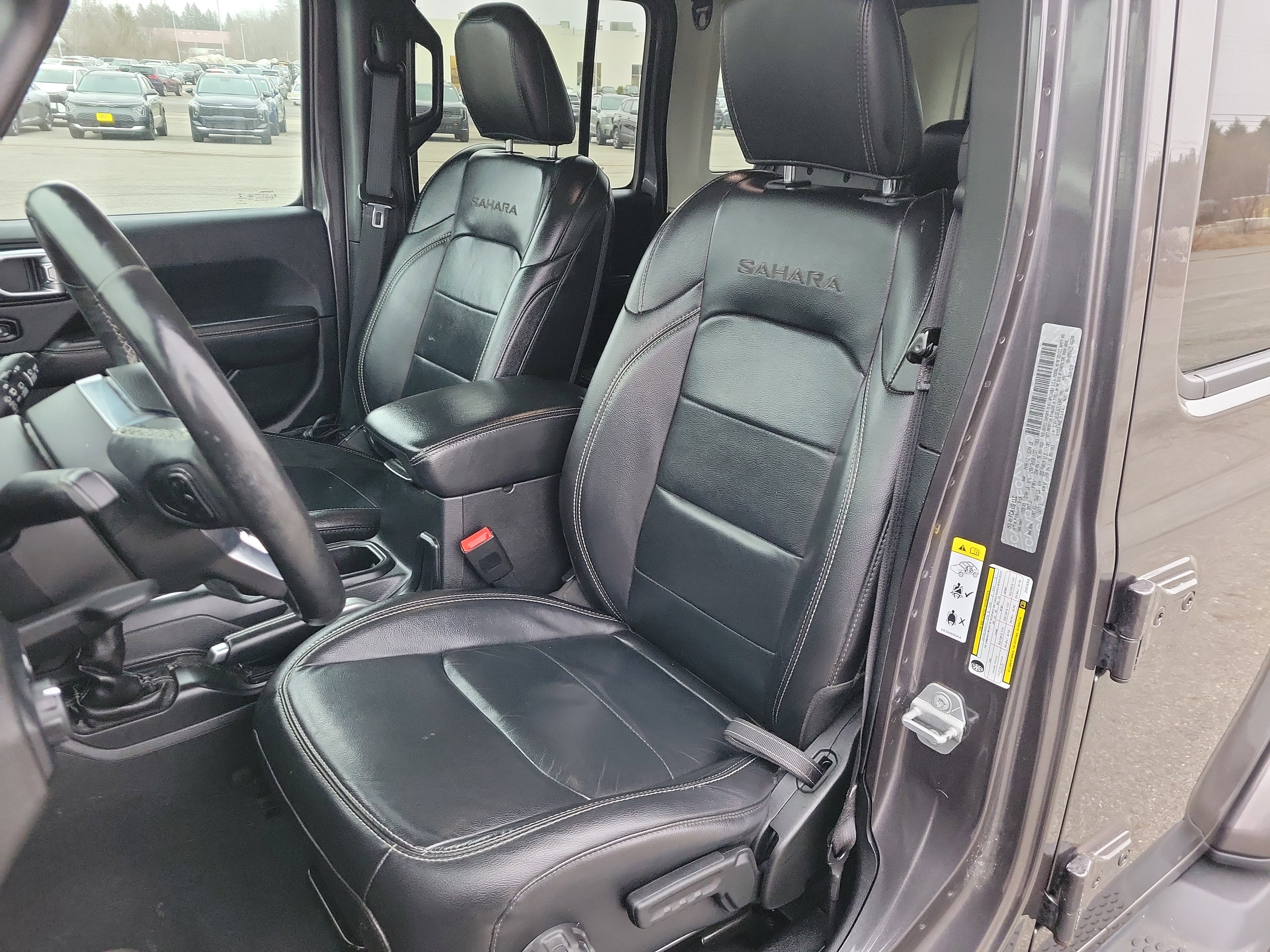 Used 2018 Jeep Wrangler Unlimited Sahara image 14