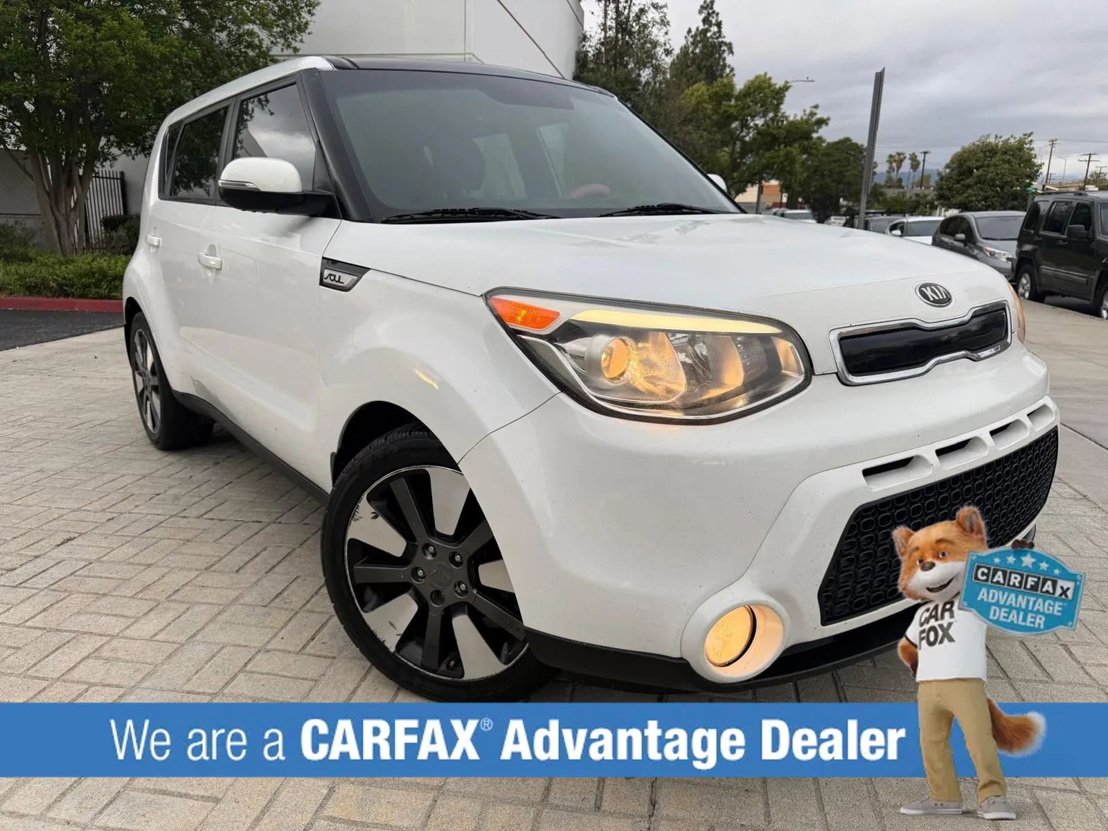 Used 2014 Kia Soul ! w/ Sun & Sound Package FWD image 1