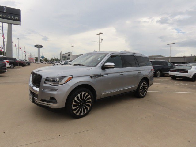 Certified 2024 Lincoln Navigator Black Label AWD/4WD image 2
