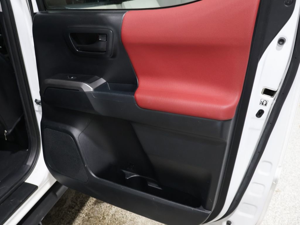 Used 2017 Toyota Tacoma SR5 image 19