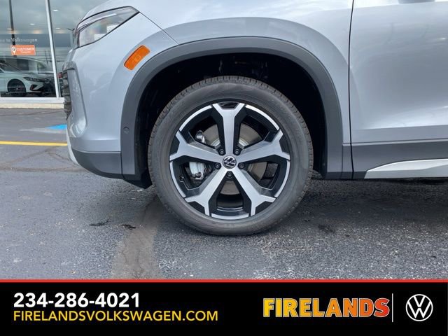 New 2025 Volkswagen Tiguan SE image 17