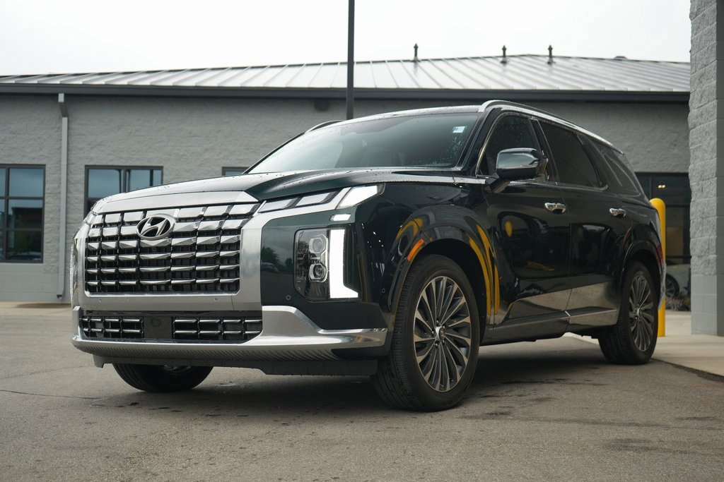 Used 2025 Hyundai Palisade Calligraphy image 3