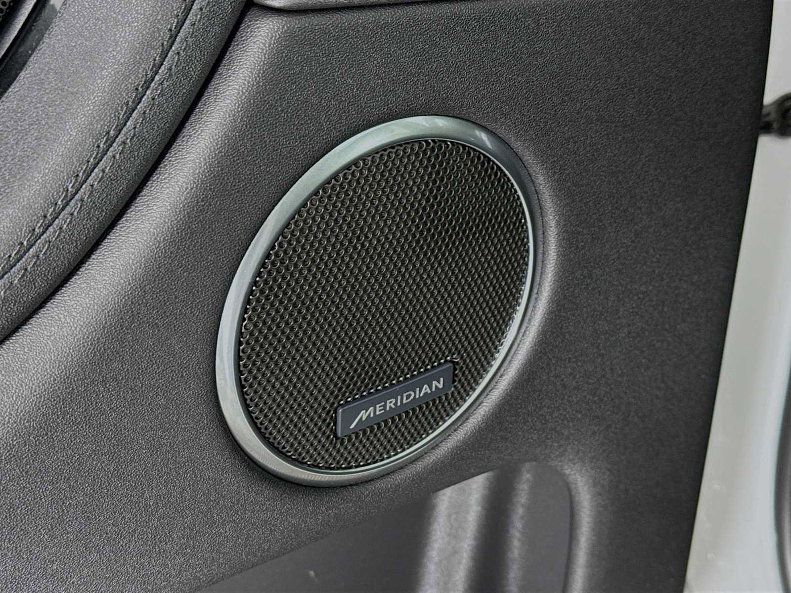 Used 2024 Land Rover Discovery Sport S image 19