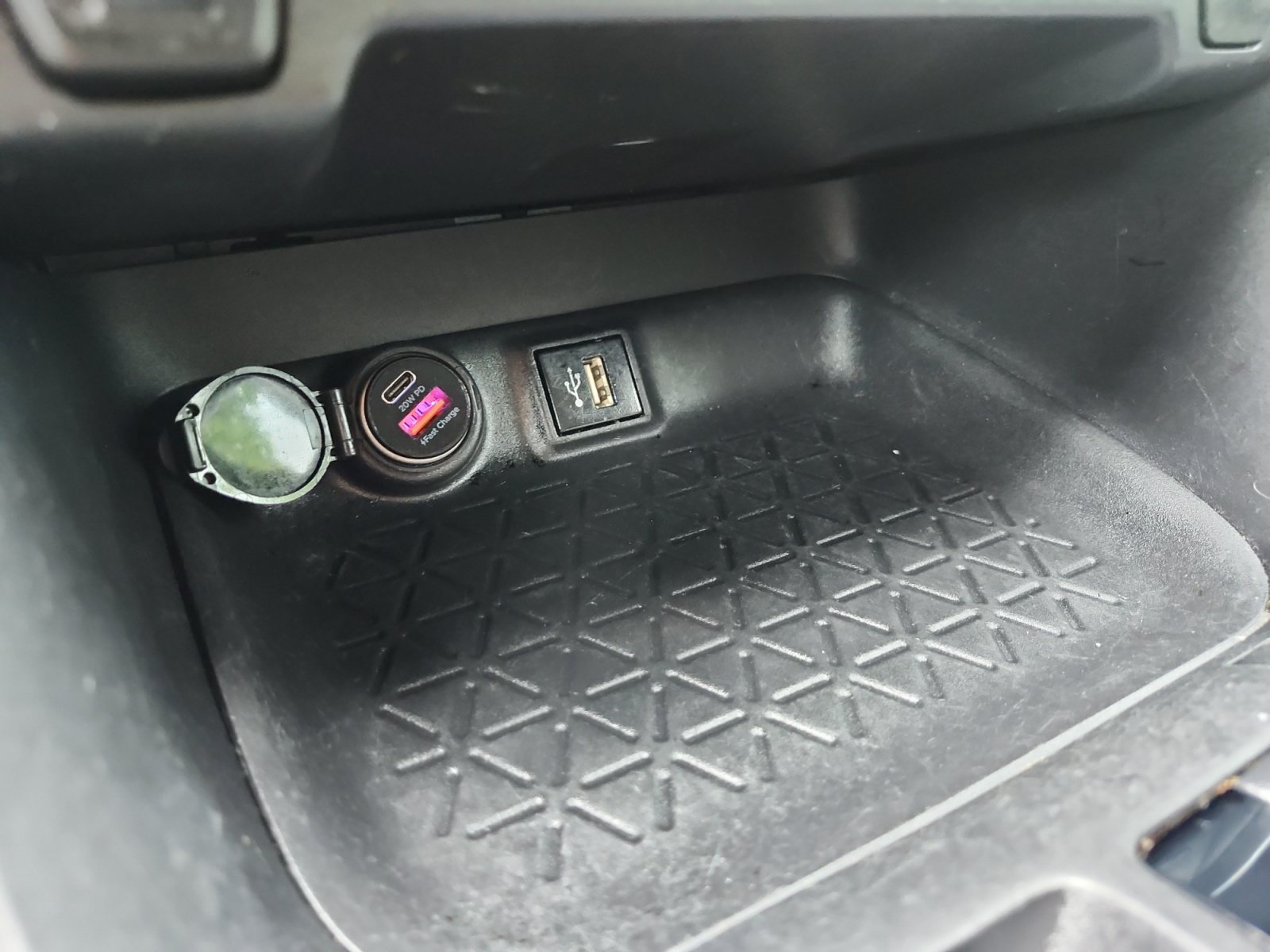 Used 2023 Toyota RAV4 LE AWD/4WD image 19
