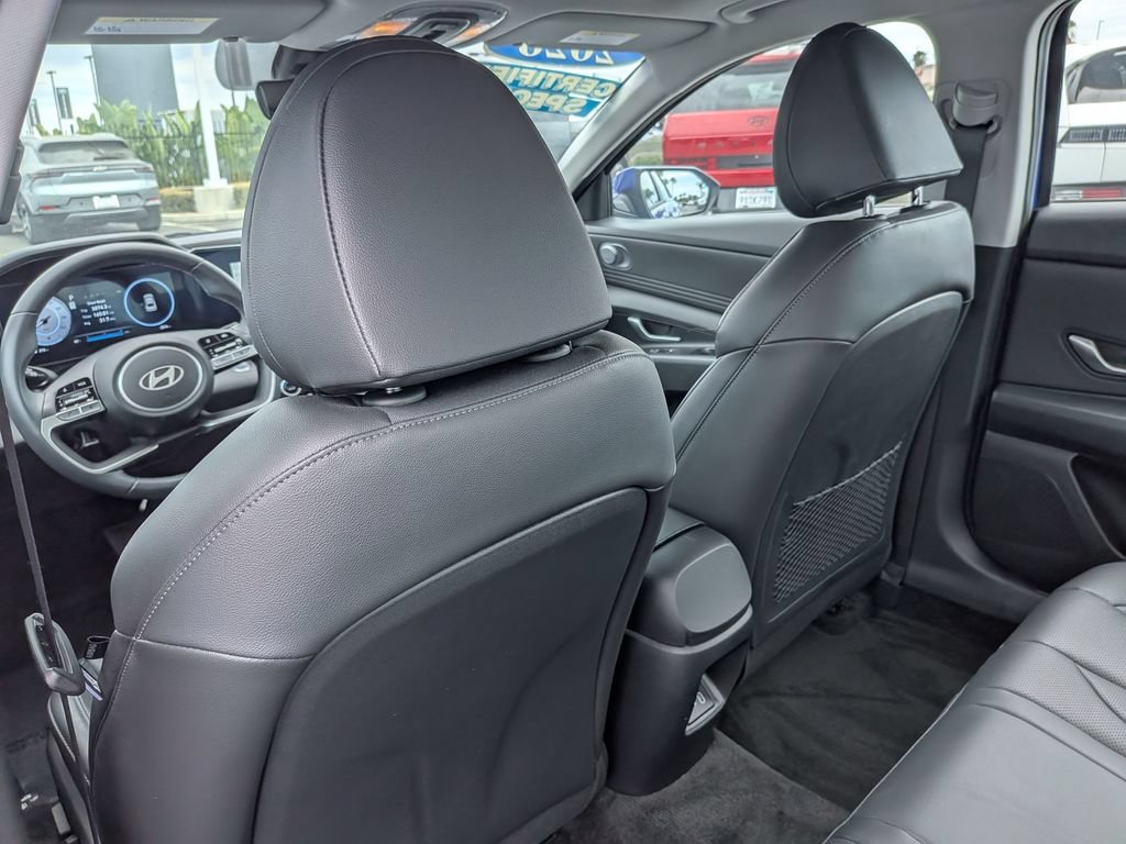 Certified 2026 Hyundai Elantra Limited FWD image 29