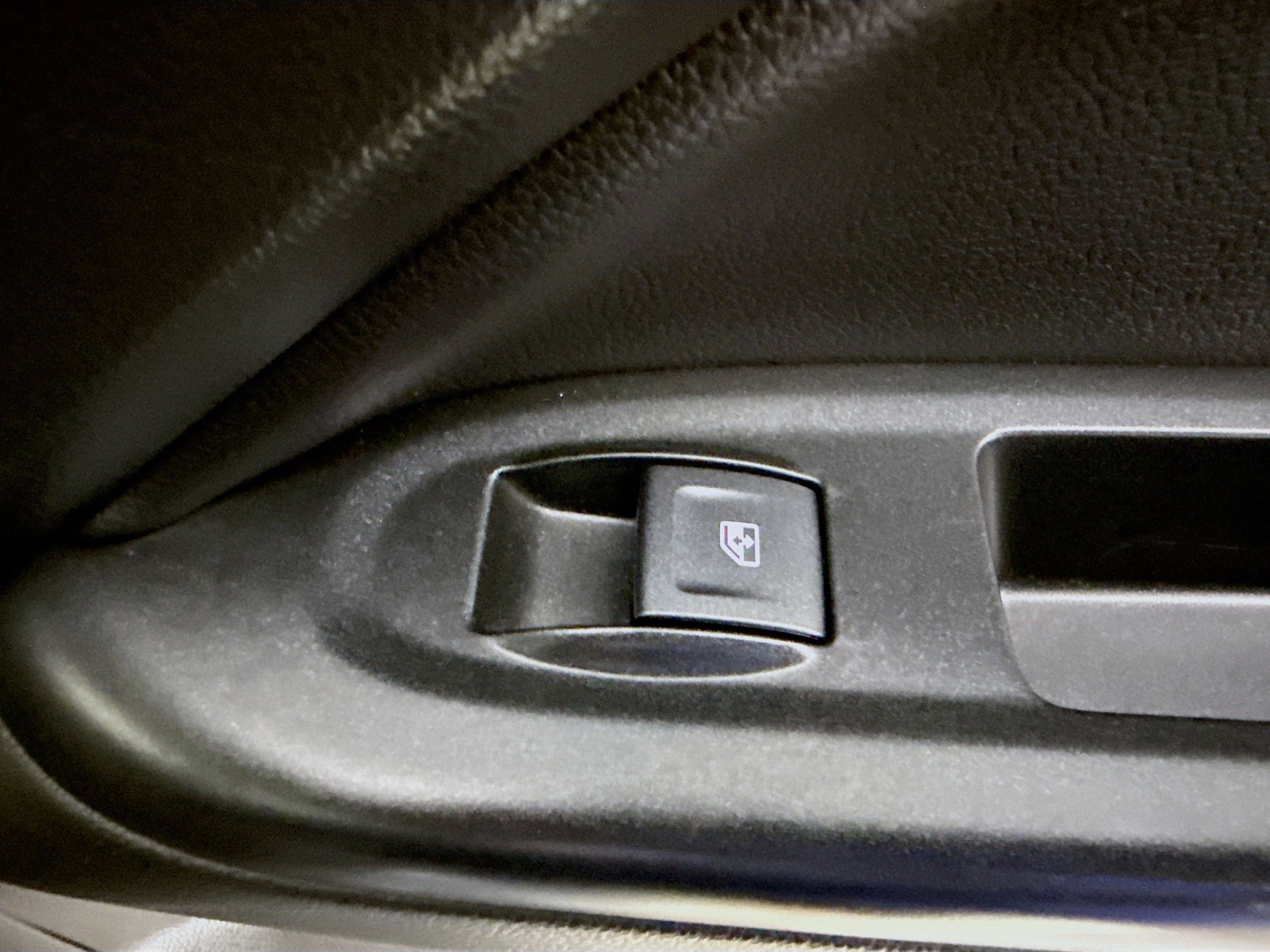 Used 2018 GMC Canyon SLE w/ SLE Convenience Package image 30